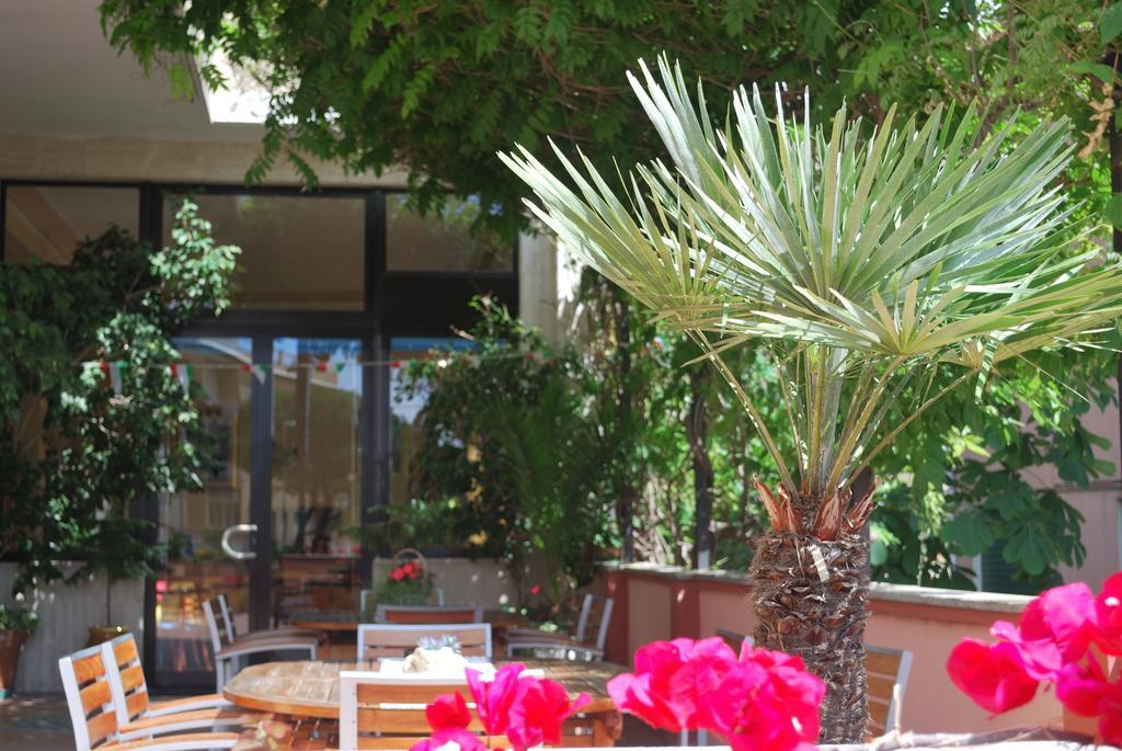 Hotel Galleano Laigueglia Eksteriør bilde