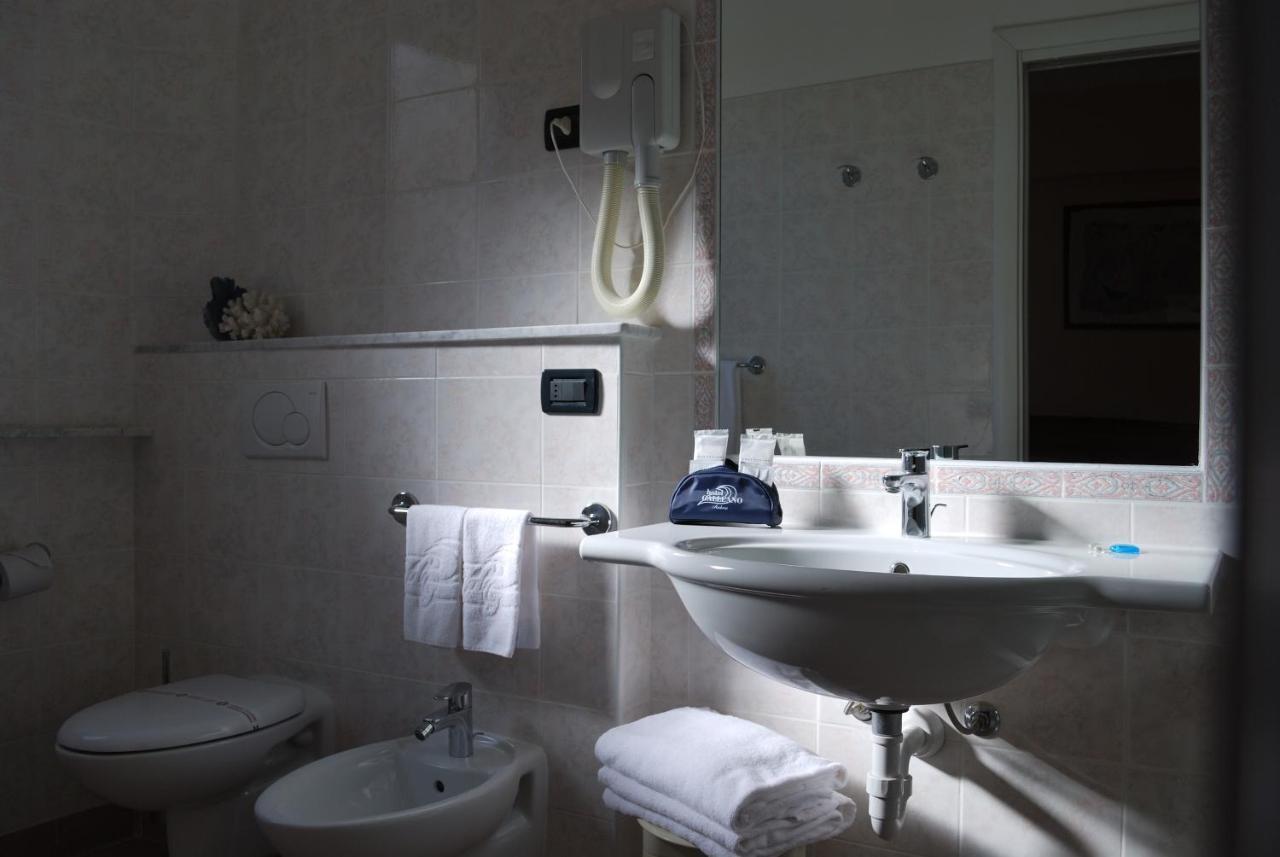 Hotel Galleano Laigueglia Eksteriør bilde